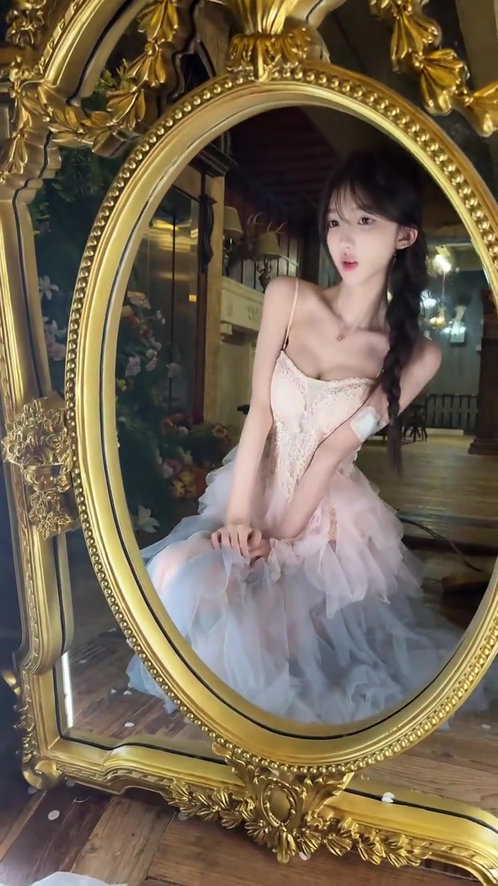 好身材美女正常穿搭
