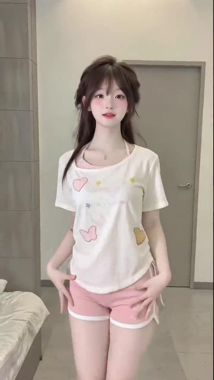 萌妹子冷脸萌可爱